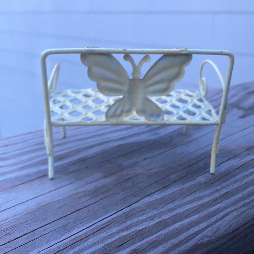 ⚜️Mini Yellow Butterfly Bench! NWT! - Picture 3 of 5